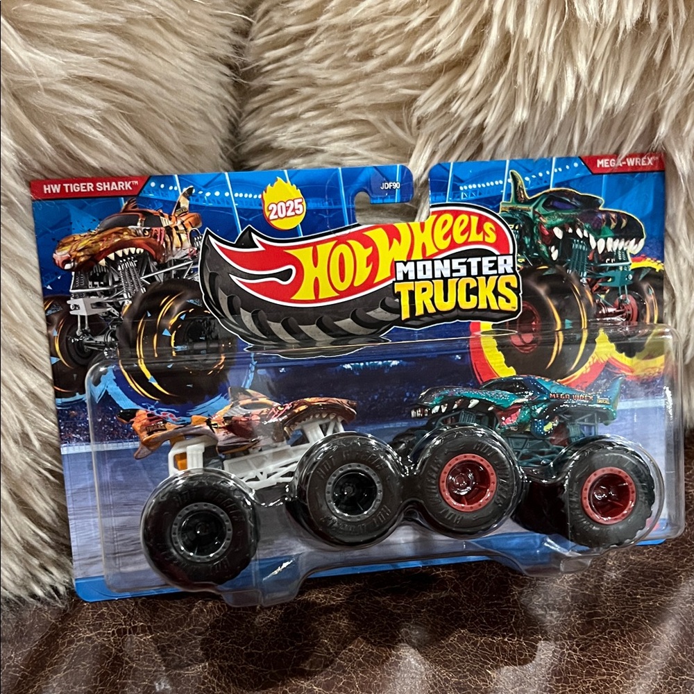 Hot Wheels Monster Trucks HW Tiger Shark & Mega-Wrex